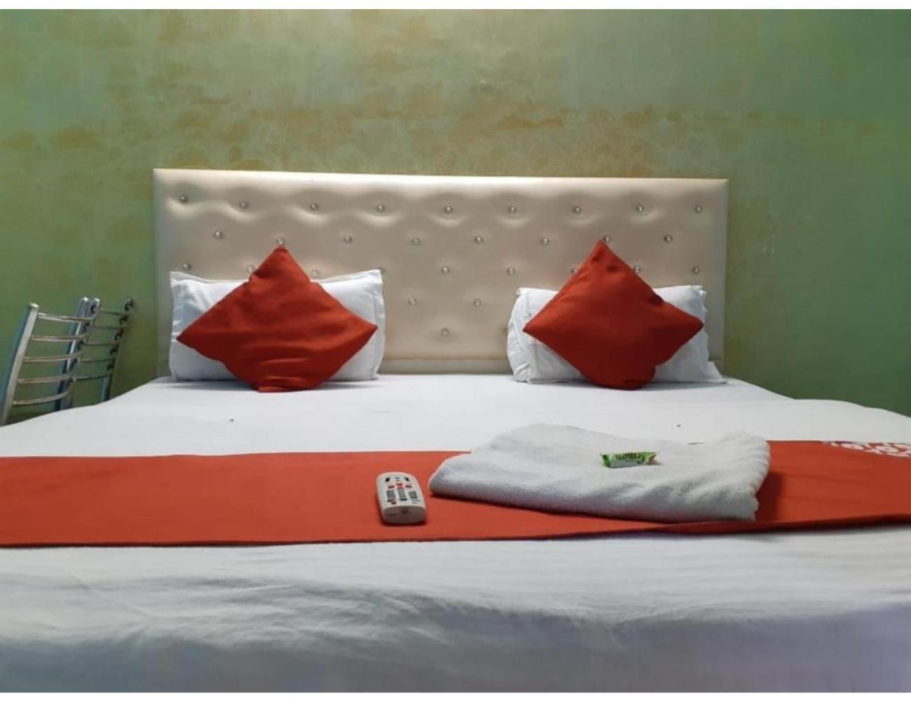 Hotel City Lodge , Чандигарх Экстерьер фото